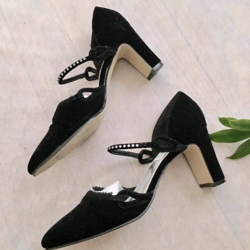 LP Vintage Wild Rose Rhinestones Black Velvet Wide Heel Dress Formal Shoes